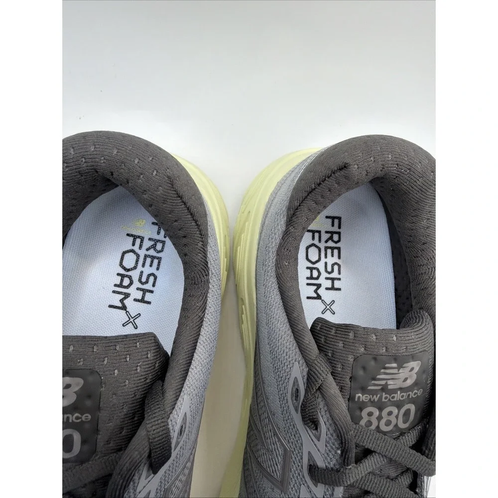 New Balance Men's Running Shoe Fresh‎ Foam. 880V15 Grey/Grey. Size 12D. M880F15
